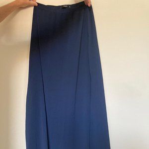 Maxi blue skirt